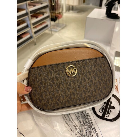 MICHAEL KORS JET SET GLAM Small Front Pocket Oval Crossbody Logo Canvas NWT $398 - Picture 13 of 14